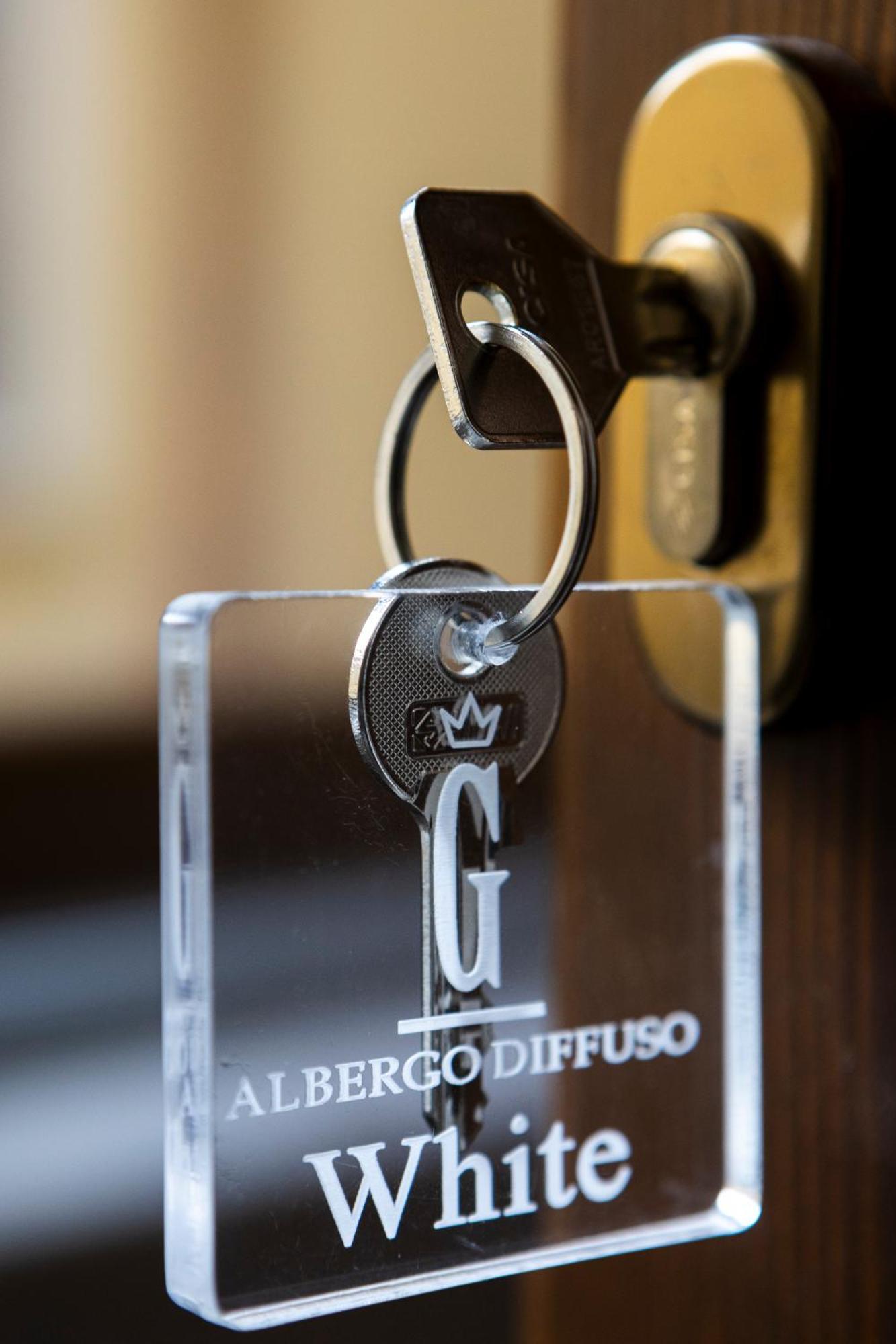 ל'אקווילה Ginevra Boutique Rooms - Palazzo Leosini - Residenze D'Epoca מראה חיצוני תמונה