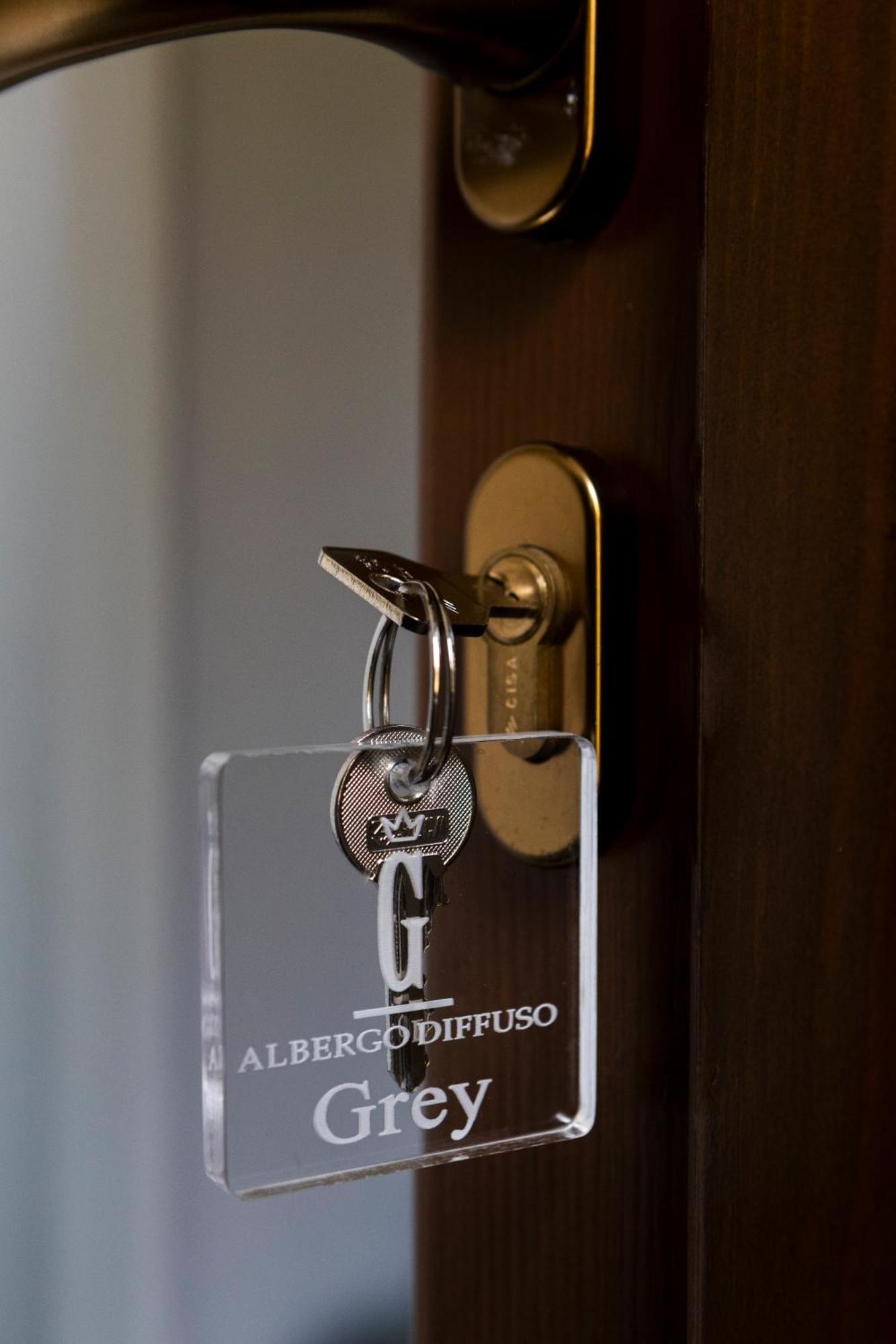 ל'אקווילה Ginevra Boutique Rooms - Palazzo Leosini - Residenze D'Epoca מראה חיצוני תמונה