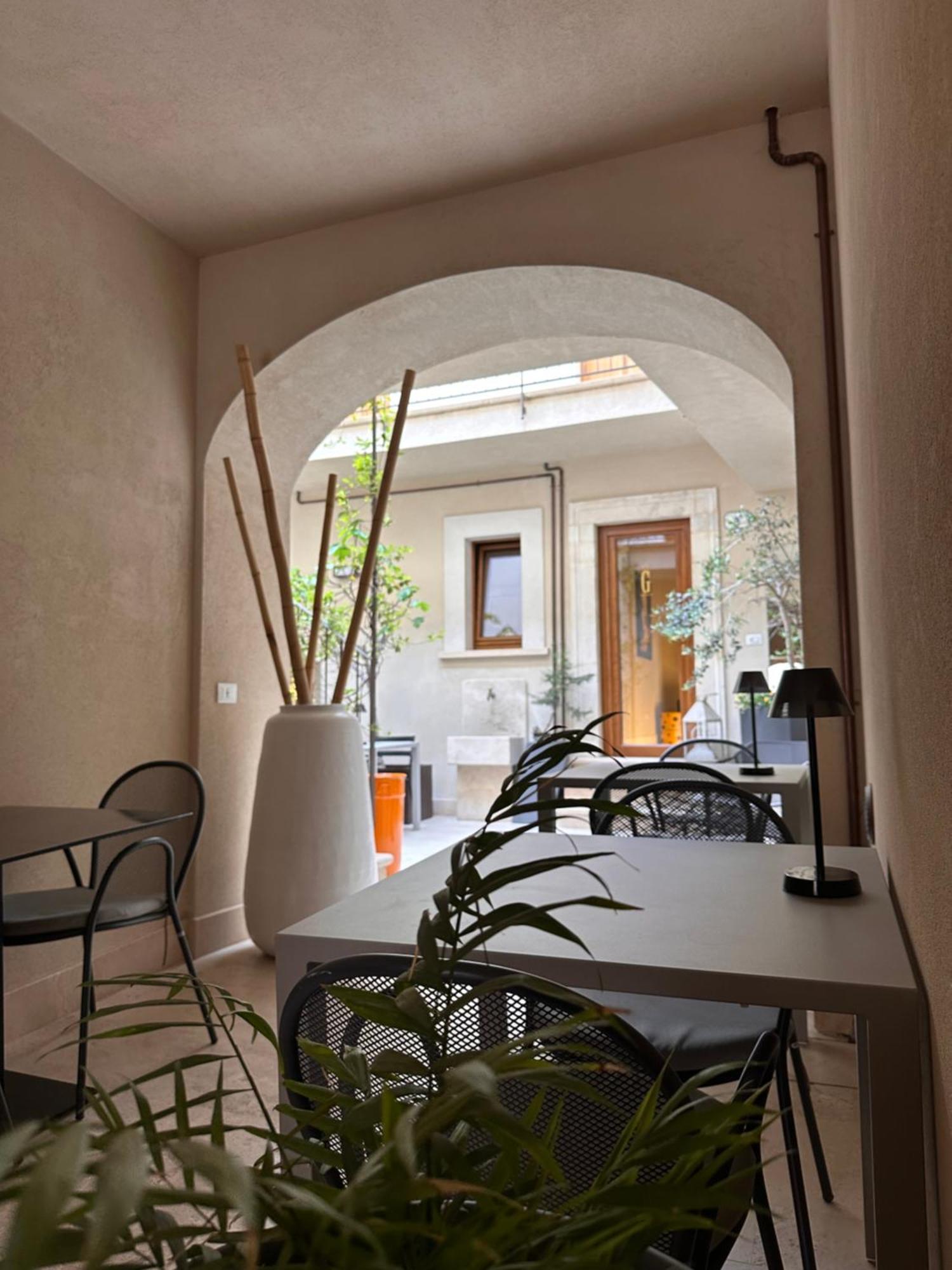 ל'אקווילה Ginevra Boutique Rooms - Palazzo Leosini - Residenze D'Epoca מראה חיצוני תמונה